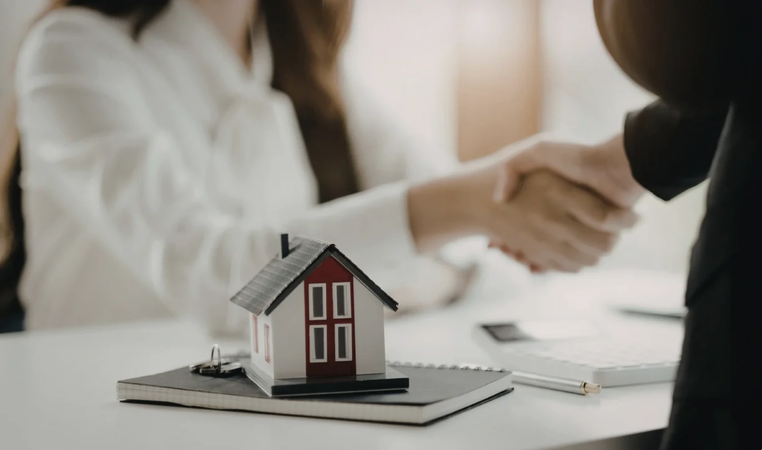 New property owner signing contract for Sydney purchase supported by an ENAYBL deposit bond solution.
